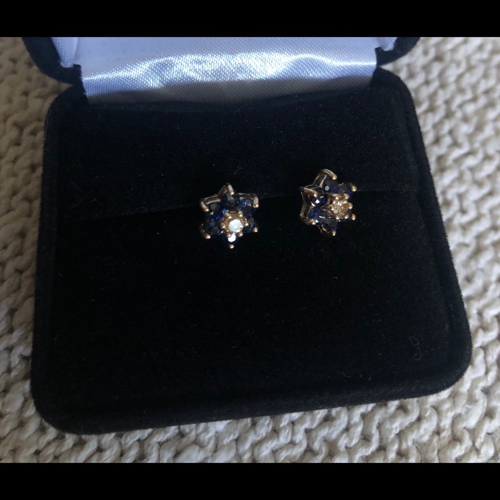 Earrings 14 karat sapphires and diamond
